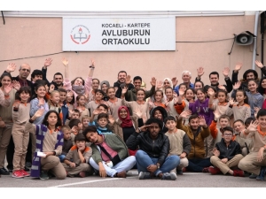 Uluslararası Öğrenciler Avluburun İlkokulu’nu Ziyaret Ettiler