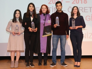 Erü Diş Hekimliği Fakültesi’nde “Önlük Giyme” Töreni Düzenlendi