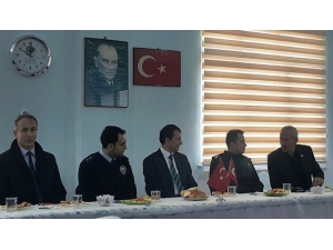 Köylüler Kaymakamdan İnternet Ve Güvenlik Kamerası İstedi