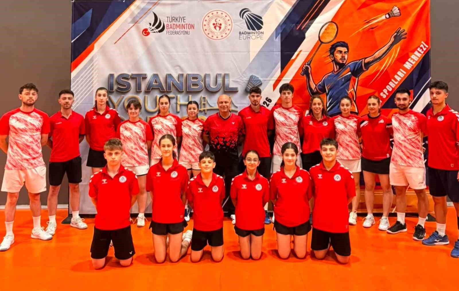 badminton-super-ligi-nin-zirvesinde-erzincan-ekipleri-yer-aldi