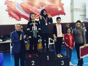 Masa Tenisinde Öğretmenleri İçin Yarıştılar