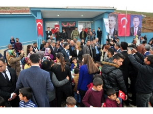 Çocuk Gelin Olarak Geldiği Köyde, Hayalini Gerçekleştirdi