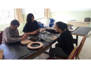 Engellilere Ahşap Süsleme Kursu