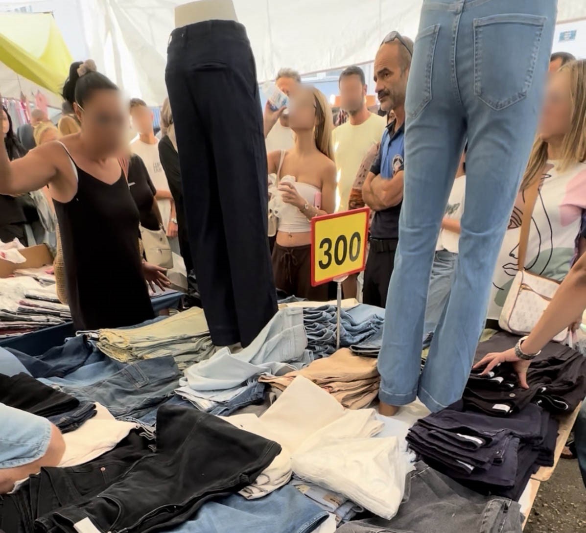 semt-pazarinda-kot-pantolon-iadesi-gerginligi