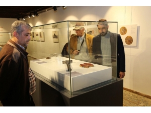 Haremeyn Sergisine Yoğun İlgi