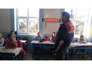 Öğrenciler Trafik Kurallarını Jandarmadan Öğrendi