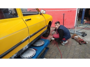 Niğde’de Kar Yağınca Lastikçiler Yoğunluk Yaşadı