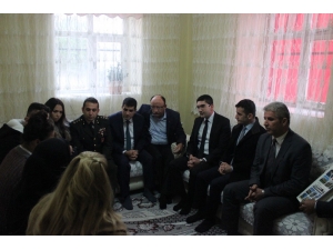 Hüsnü Özel’e Şehadet Belgesi Verildi