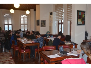 70 Bin Kitap Okurunu Bekliyor