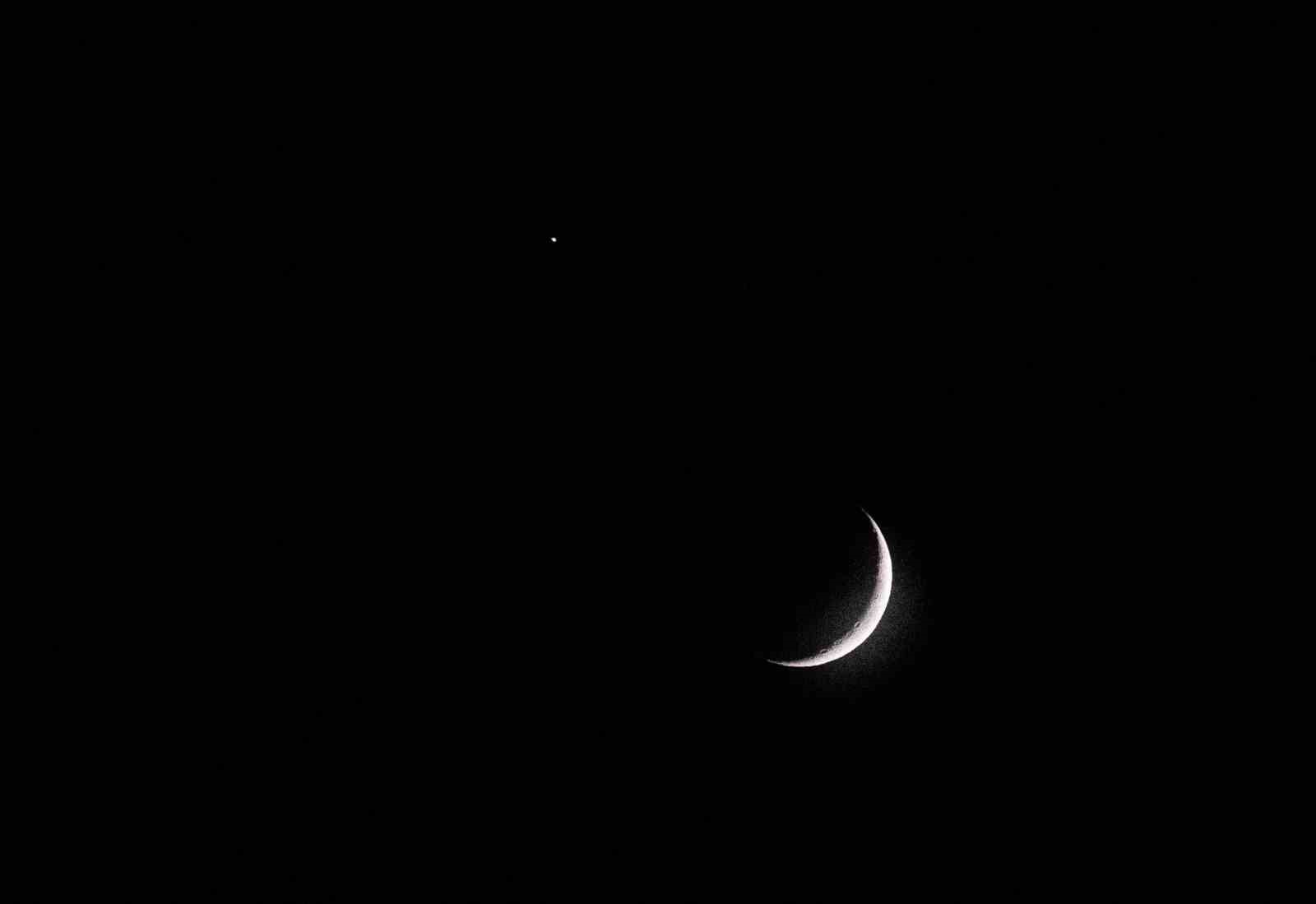 kirklareli-semalarinda-hilal-ve-venus-manzarasi