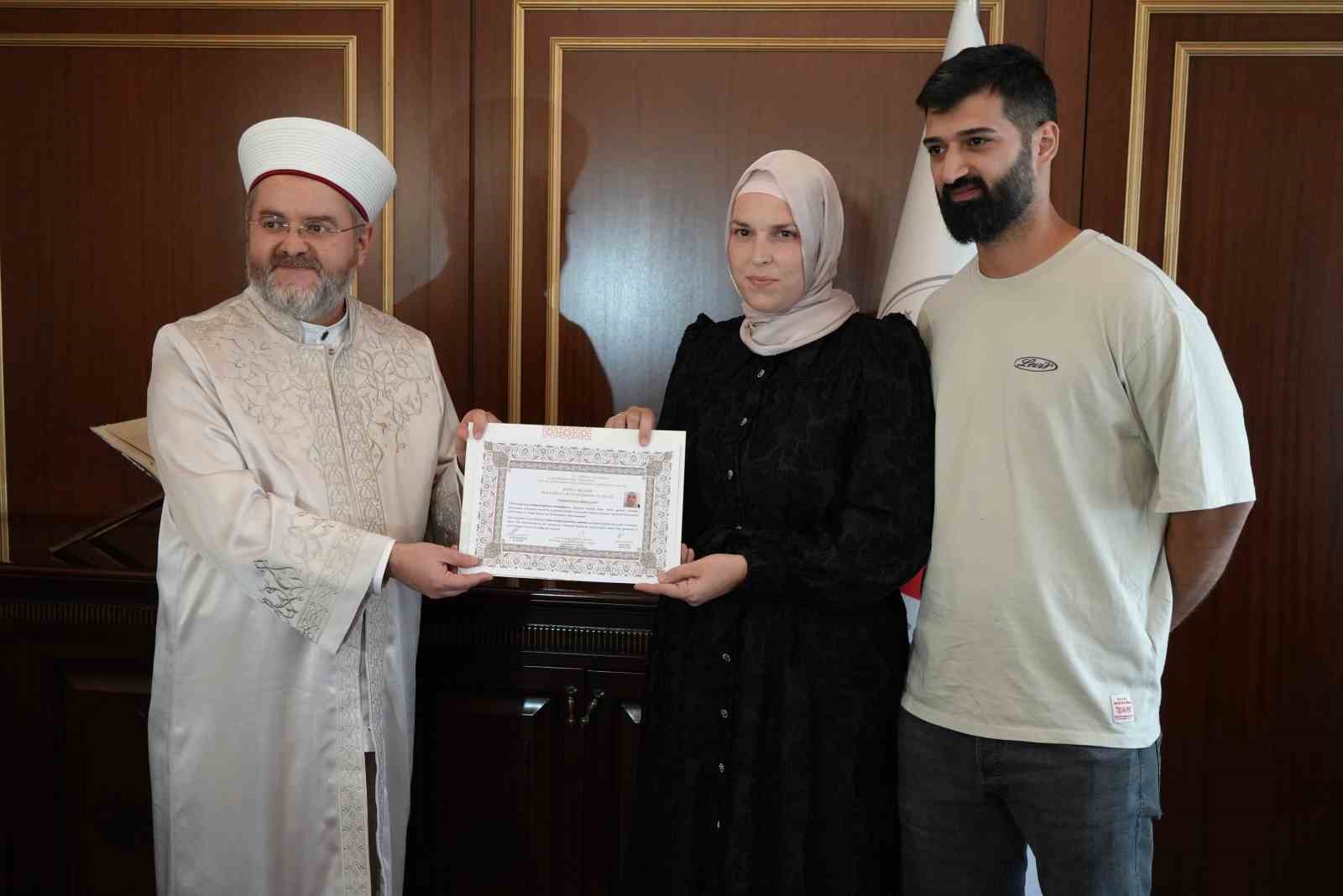 gazze-deki-insanlik-dramindan-etkilenen-alman-kadin-musluman-oldu
