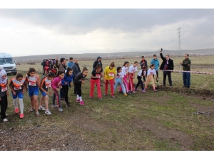 Ağrı’da Okullar Arası Kros Yarışması Yapıldı