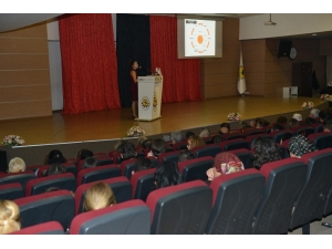 Çiğli’de Vatandaşlara Obezite Ve Diyet Anlatıldı