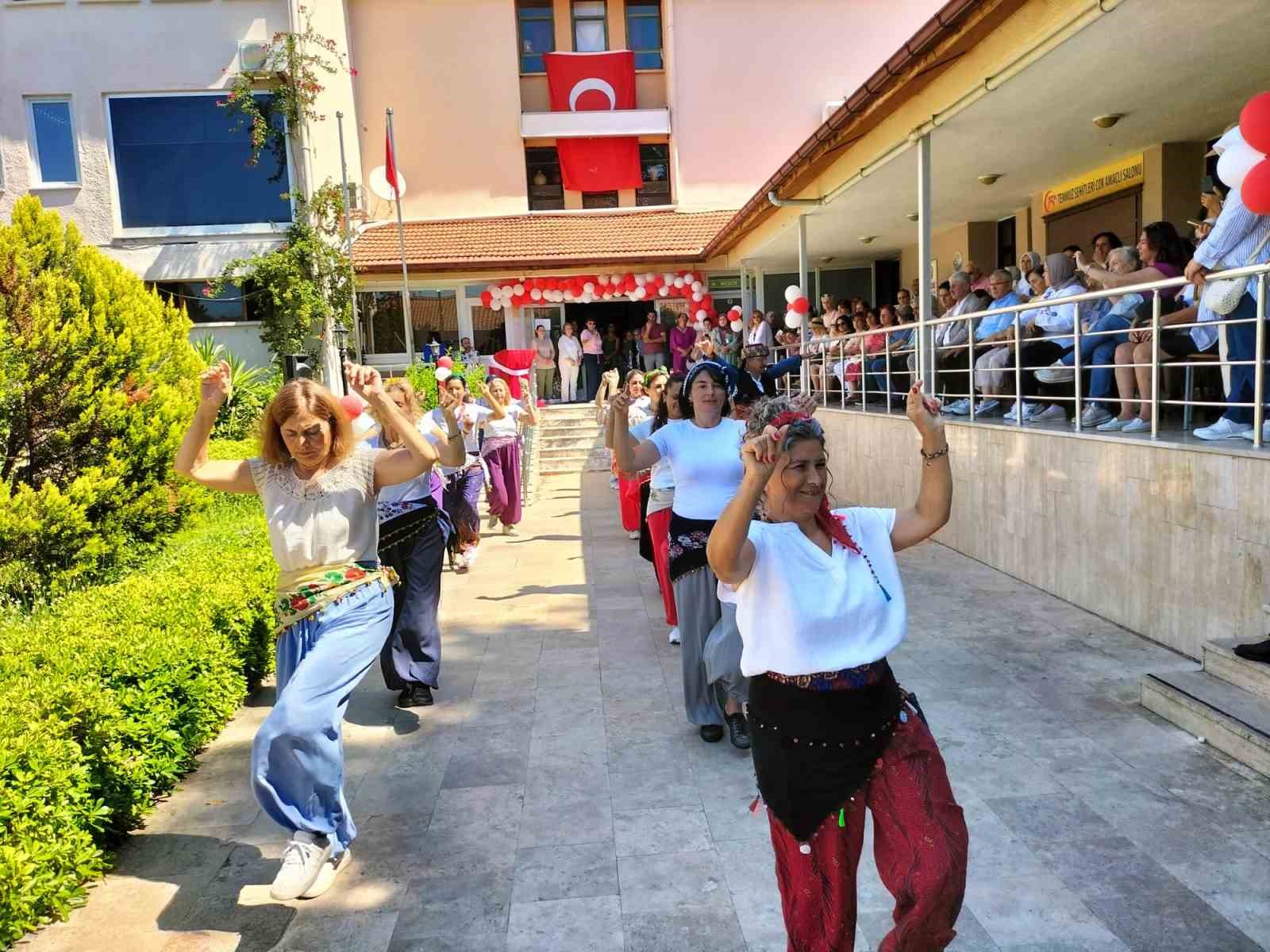koycegiz-de-kursiyerler-emeklerini-sergiledi