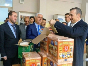 Edremit Belediyesinden Okullara 20 Bin Kitap