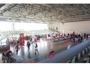 Öğrencilerden Kan Bağışı