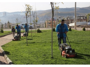 Haliliye’deki Parklarda Mevsimlik Çalışmalar Başladı