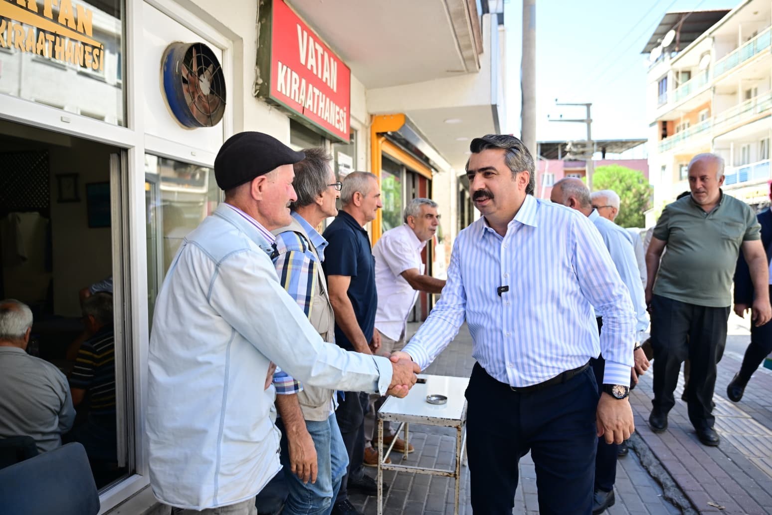 yildirim-belediye-baskani-oktay-yilmaz-cicek-caddesi-esnafiyla-bulustu