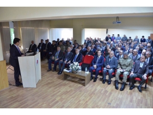 Vali Arslantaş, Erzincan’ın Tercan Ve Üzümlü İlçelerindeki Muhtarlar İle Bir Araya Geldi