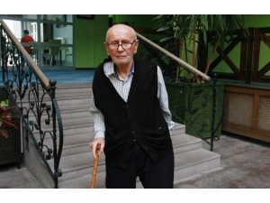 Asırlık Çınar Huzurevinde