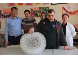 Çiftelerde Zihinsel Engelli Öğrencilerden Bardaktan Top