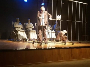 Didimliler Usta Oyuncuları Sahnede İzledi