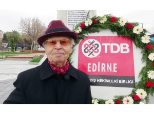 60 Yıllık Diş Hekimi: "6 Seneden Beri Aynı Diş Fırçasını Kullananları Biliriz"