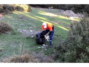 Aliağa’nın Mahallerinde Gelişigüzel Atılan Çöpler Toplandı