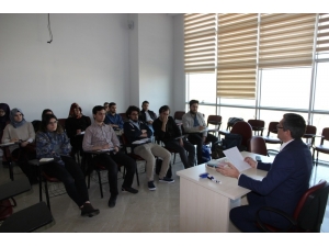 Akademi Üniversitesi Başvurularında Son Gün Cumartesi