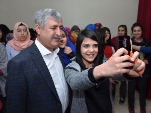 Başkan Polat’tan Öğretmenler Günü Mesajı