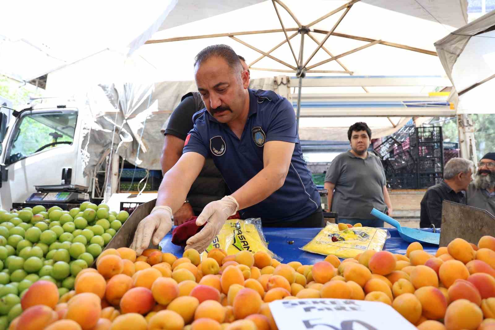 tezgahtaki-teraziyle-zabitaninki-uydu-esnaf-guvende-tam-not-aldi