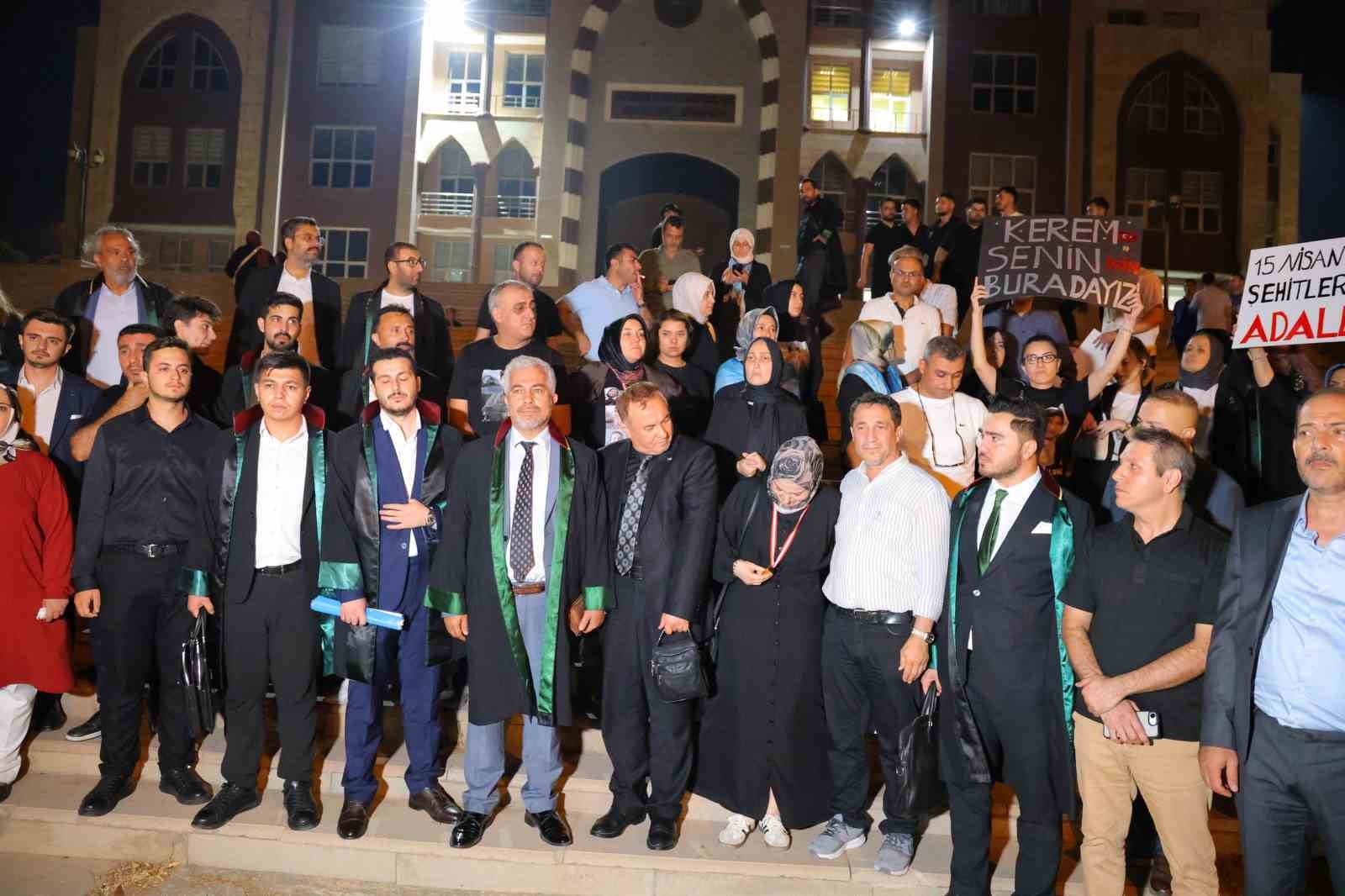 ayser-calik-ortaokulu-davasinda-saldirganin-annesi-tahliye-edildi-aileler-tepki-gosterdi
