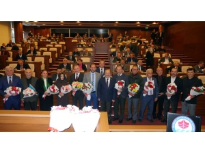Öğretmen Meclis Üyelerine Çiçekli Kutlama
