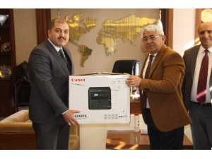 Kars Belediyesi’nden 4 Okula Hediye