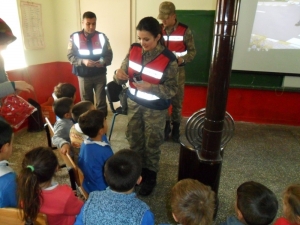 Tokat’ta Köy Okulu Öğrencilerine Trafik Eğitimi