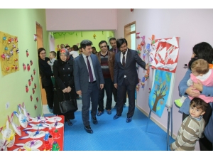 Üniversitede Öğretmenler Günü Kermesi