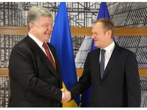 Ab Konseyi Başkanı Donald Tusk, Ukrayna Devlet Başkanı Poroşenko İle Görüştü