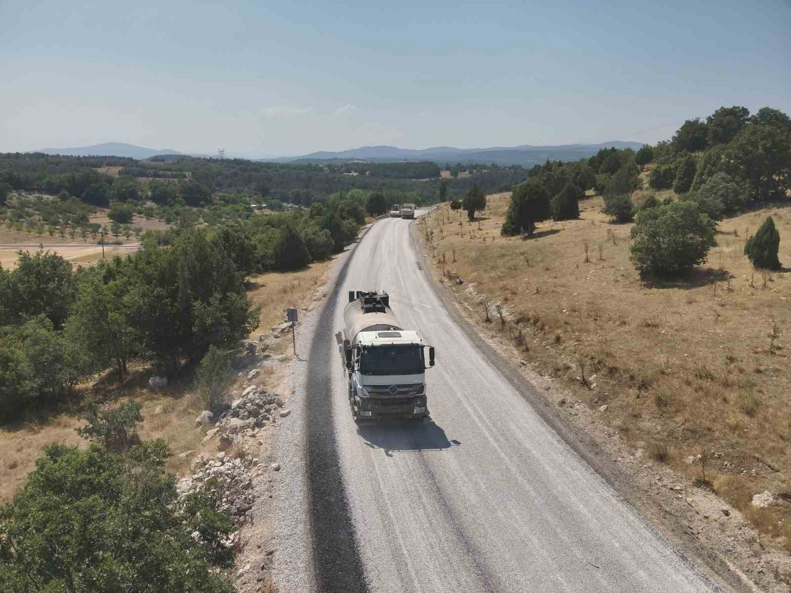 buyuksehir-harmancik-ta-da-yollari-yeniliyor