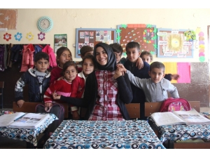 Okulun Hem Müdürü, Hem Öğretmeni Hemde Hizmetlisi