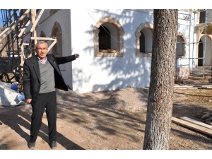 Tarihi Naşa Cumhuriyet İlkokulu Yeniden Eski İhtişamına Kavuşuyor