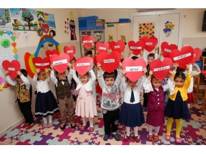 Şehitkamilli Minikler, Öğretmenlerini Unutmadı