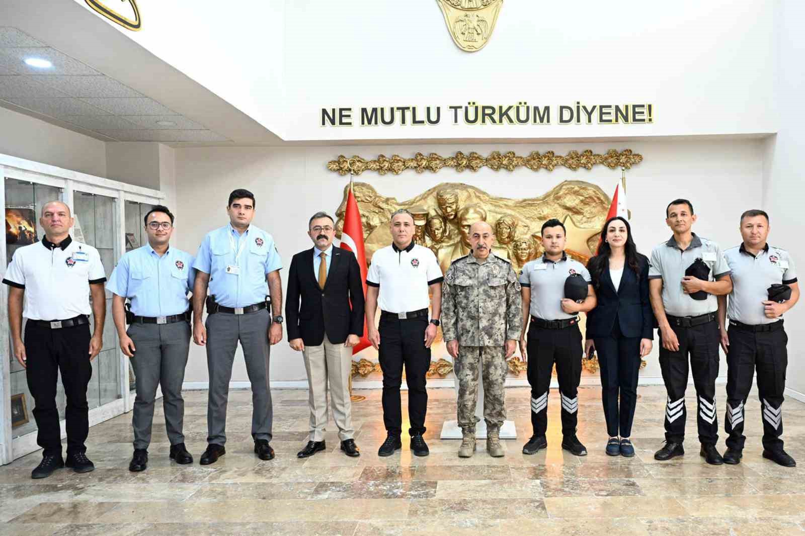 ozel-guvenlikcilerden-il-emniyet-muduru-karadeniz-i-ziyaret