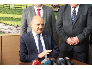 Başbakan Yardımcısı Işık, Öğretmenler Gününde 34 Yıllık Sırasına Oturdu