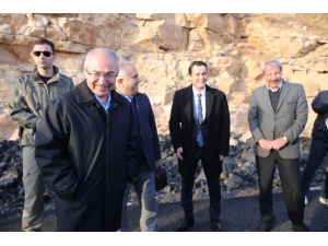 7 Yılda Bitirilemeyen Yolu Kayyum Bitirdi