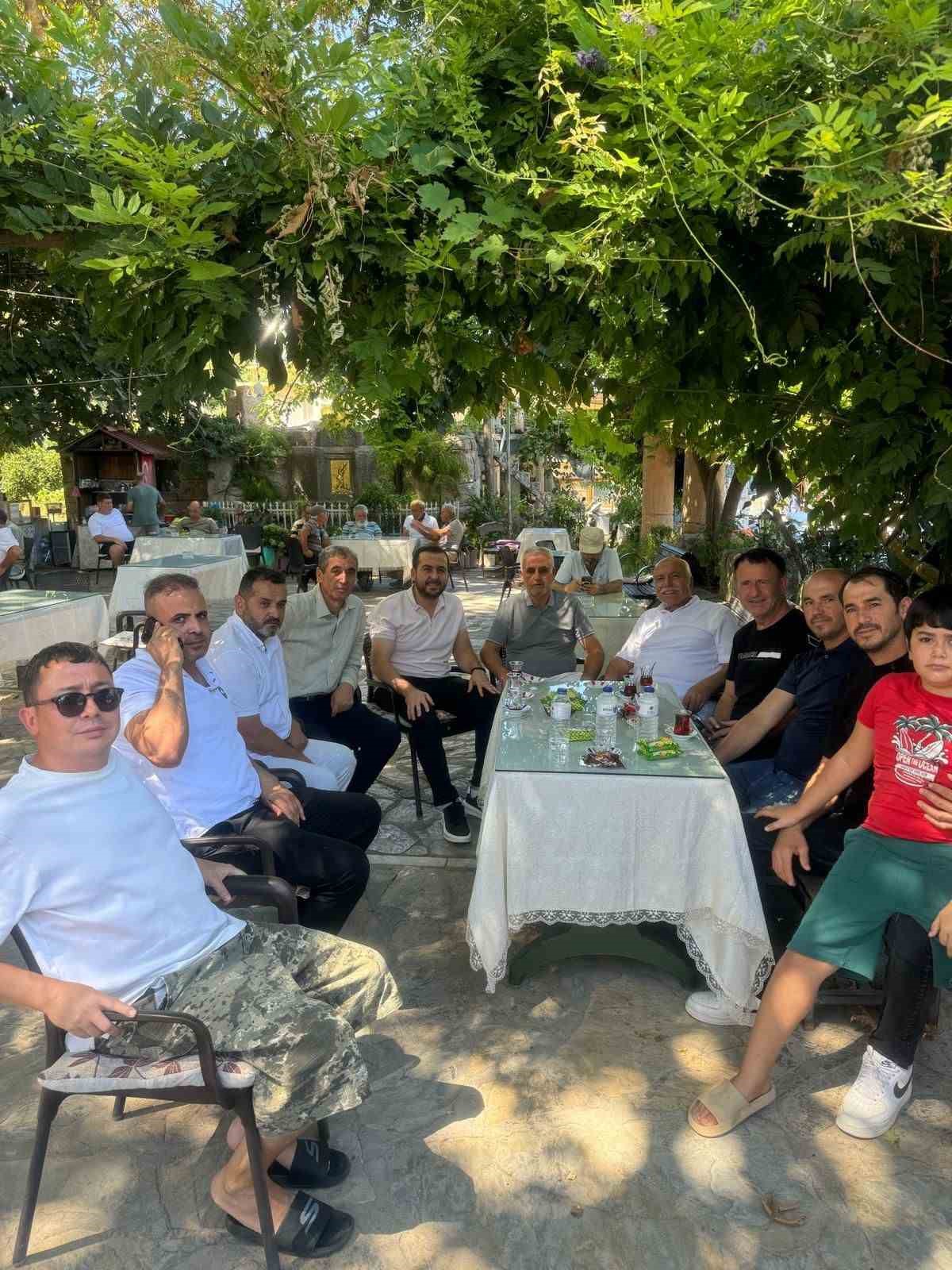 bakan-uraloglu-marmaris-te-yollari-inceledi-vatandaslarla-bir-araya-geldi