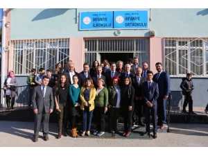 Bozbey Öğretmenleri Yalnız Bırakmadı