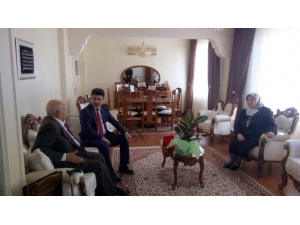 Rektör Karacoşkun Lise Öğretmenini Ziyaret Etti