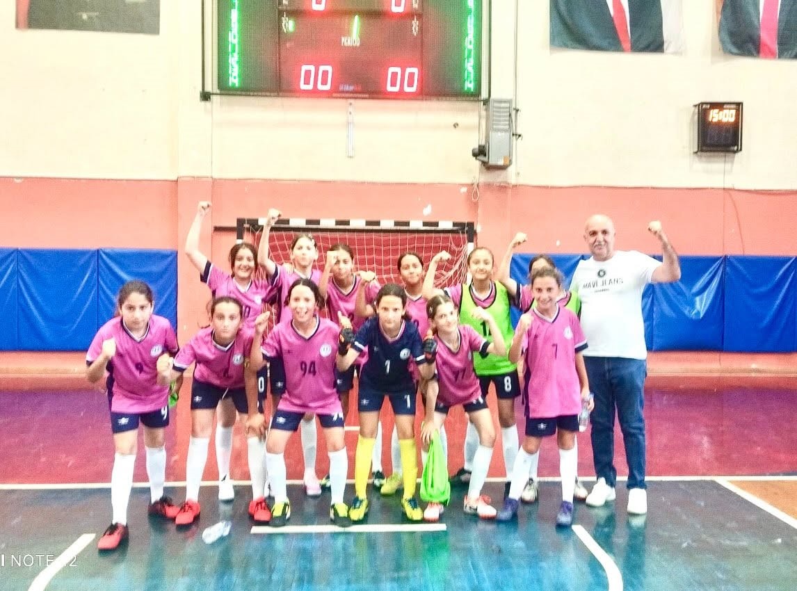 sehit-rifat-tuncbilek-ortaokulu-ndan-futsalda-onemli-dereceler