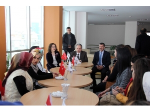 Yalçın, Eğitmenlerle Bir Araya Geldi