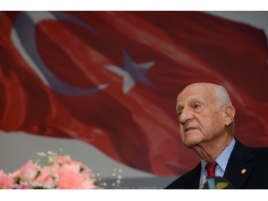 İnan Kıraç: "Türkiye’nin İlk Yerli Otomobili Elektrikli Olacak"